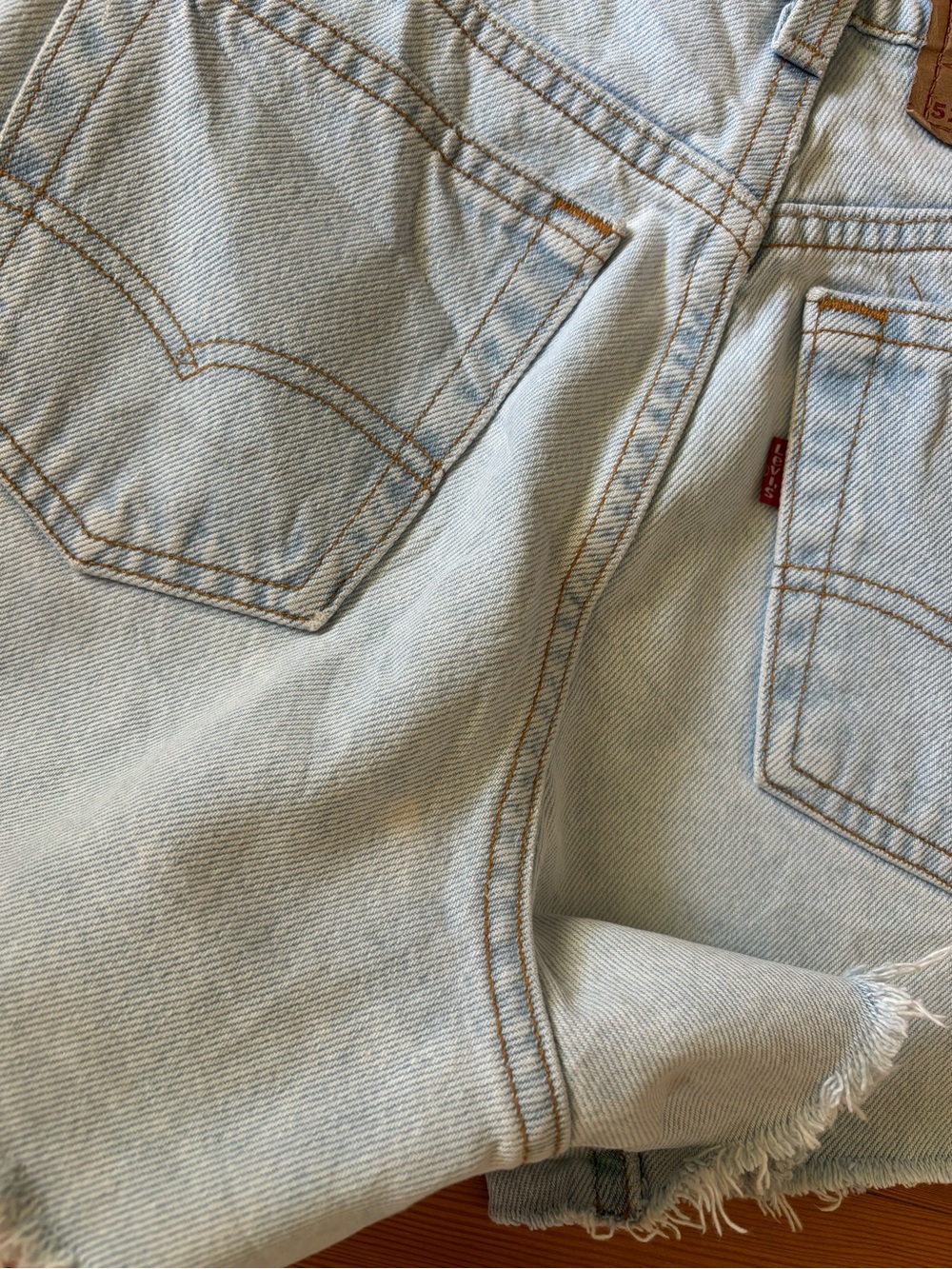 Vintage 1990s Levi’s 512 light wash cut off shorts made in USA 🩵 hot pants - Picture 3 of 7